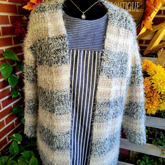 Maurices Sweater - Picture 6 of 8